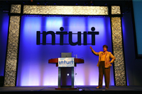 Laura presenting at the QuickBooks Users Conference, September 2008, Dallas, Texas